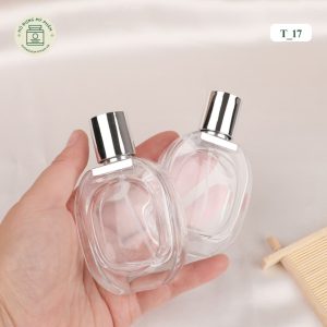 Mẫu chai nước hoa thủy tinh trong suốt nắp mạ bạc sang trọng mã T17.